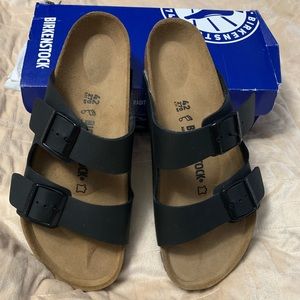 NEW Birkenstock Arizona Sandals size 42